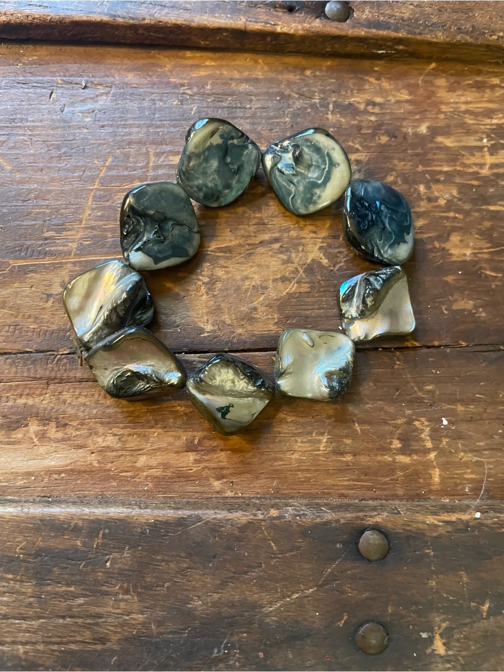 Source Unknown Black and Cream Irregular Shell Stretch Bracelet